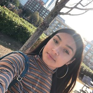 Meet your Posher, Leslie